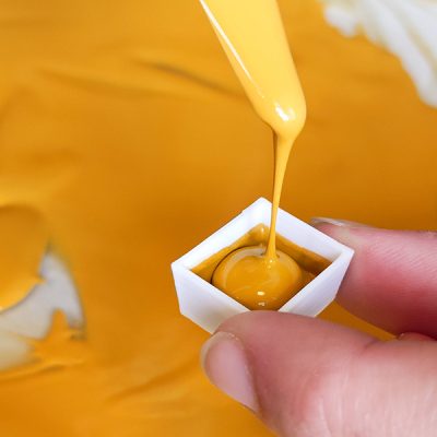 broyage aquarelle godet jaune